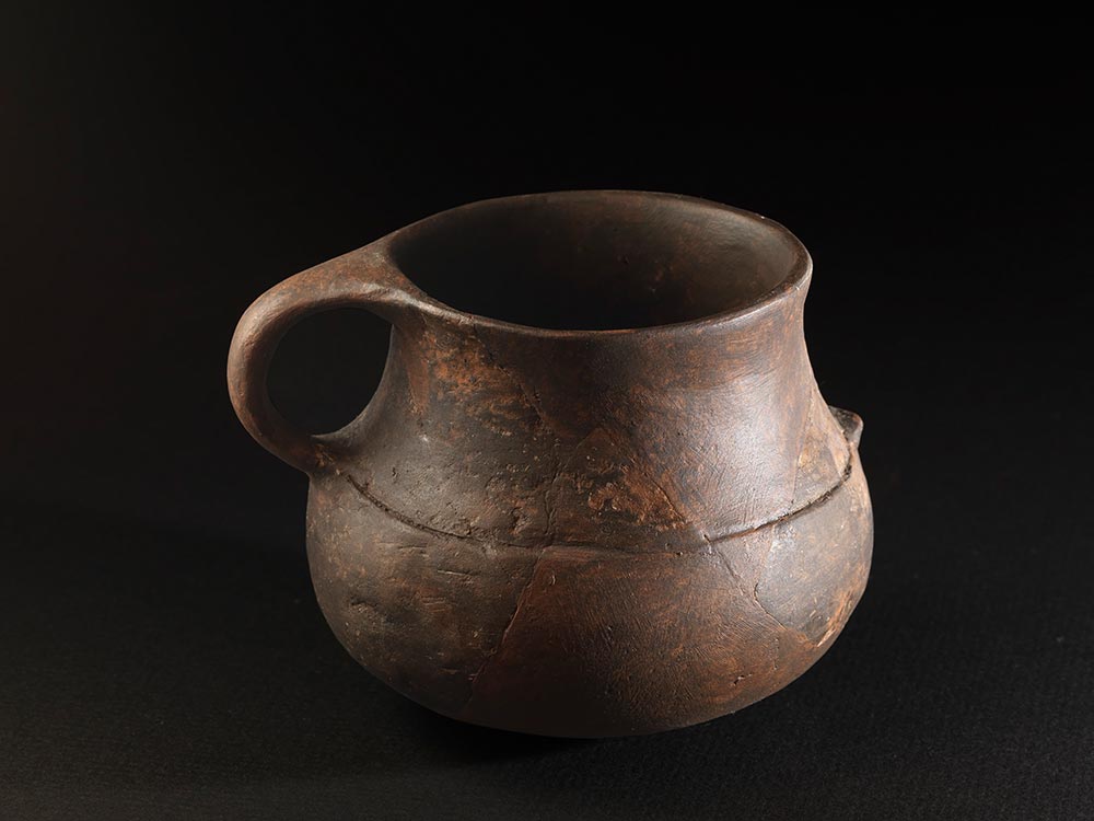 Hügelgräberbronzezeit, Henkeltasse